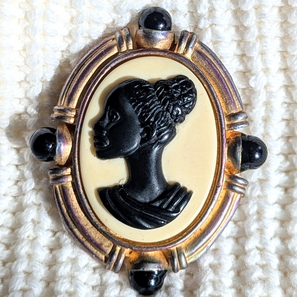 Rare Vintage African Queen Cameo Brooch